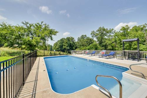 Home with Private Pool 15 miles to Ark Encounter — 4-Star Luxury Hotel in Berry, United States