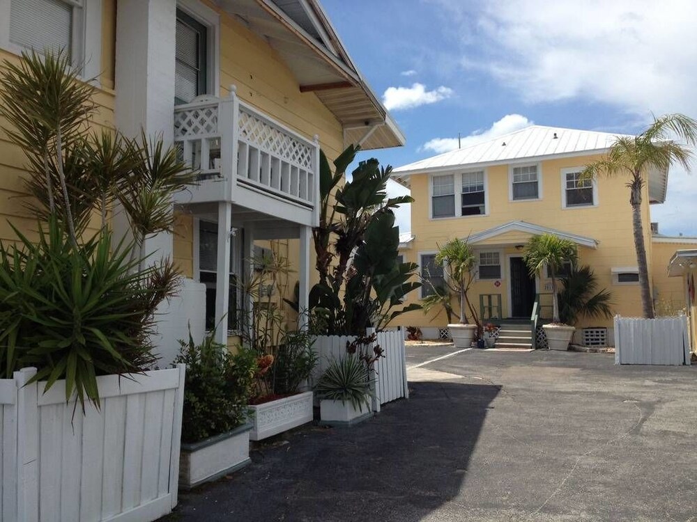 Sun N Fun Beachfront Vacation Rentals - photo 22