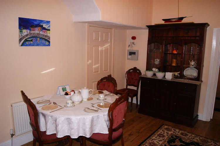 Marina B & B