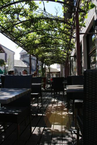 Hotel Restaurant Cousseau — Parentis En Born