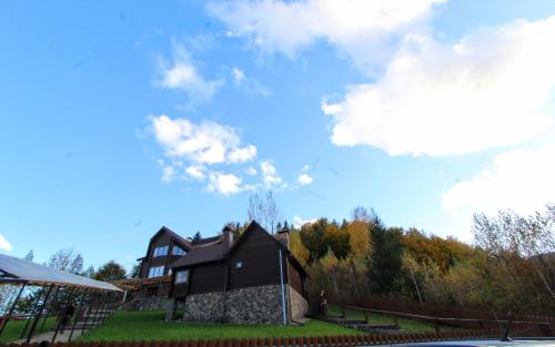 Mountain Cottage — 4-Star Luxury Hotel in Yaremche, Ukraine