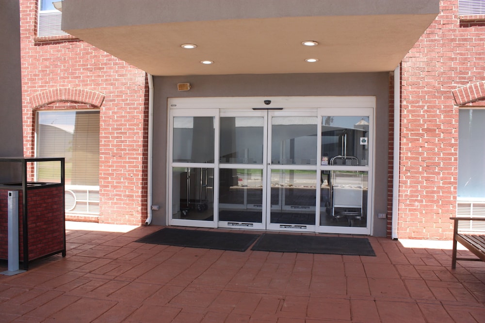 Holiday Inn Express Hotel & Suites Shamrock North by IHG - photo 100