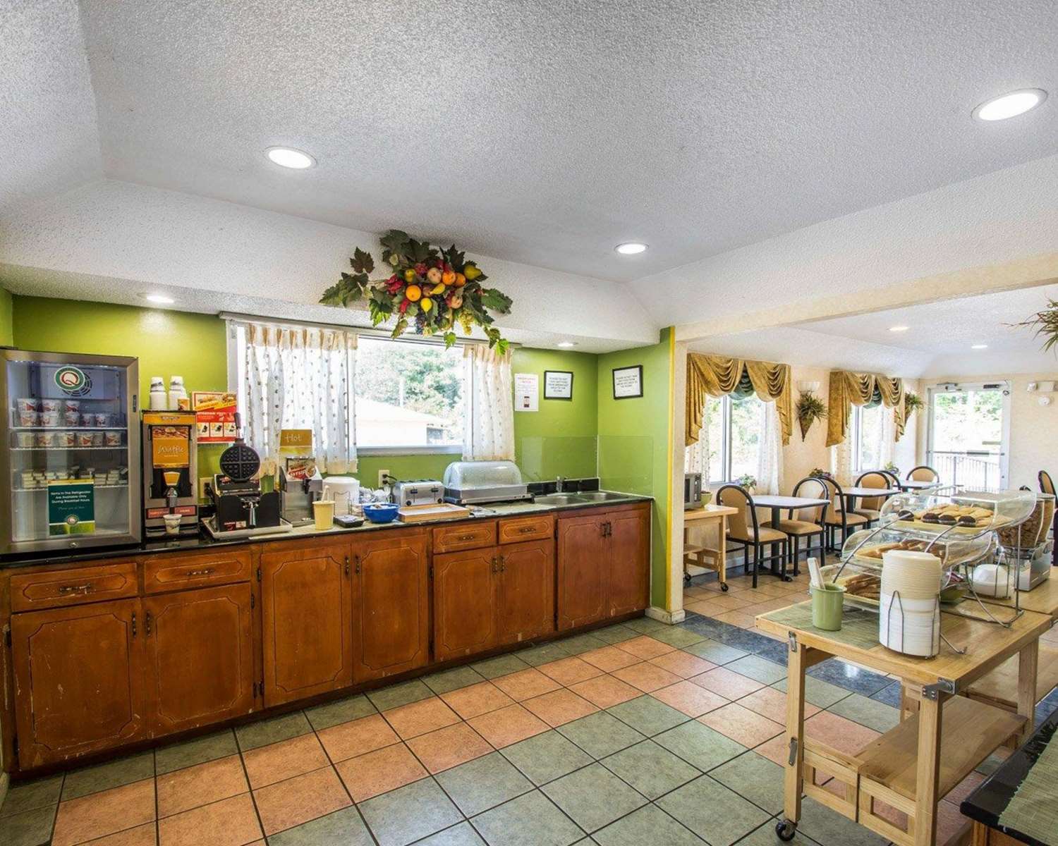 Red Roof Inn Evergreen - photo 16