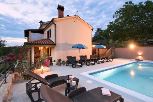 Villa Ana Marija with pool & panoramic nature views — 4-Star Luxury Hotel in Nedescina, Croatia
