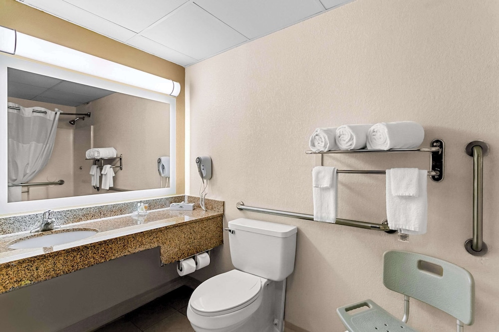 Quality Inn Jessup Columbia South Near Fort Meade - photo 15