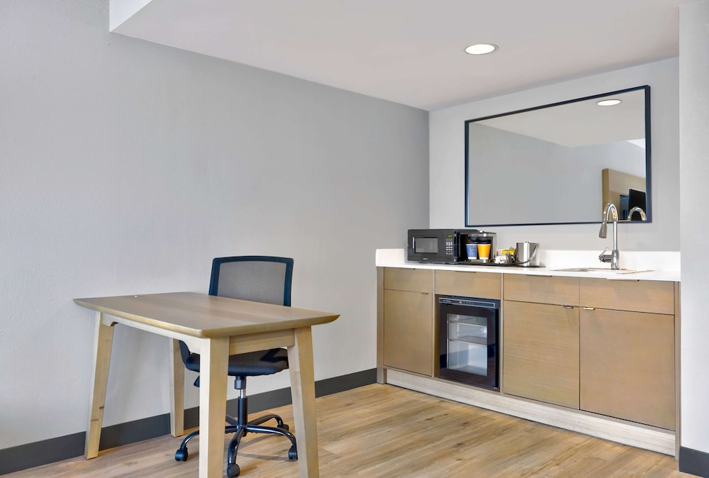DoubleTree by Hilton Davenport - photo 26