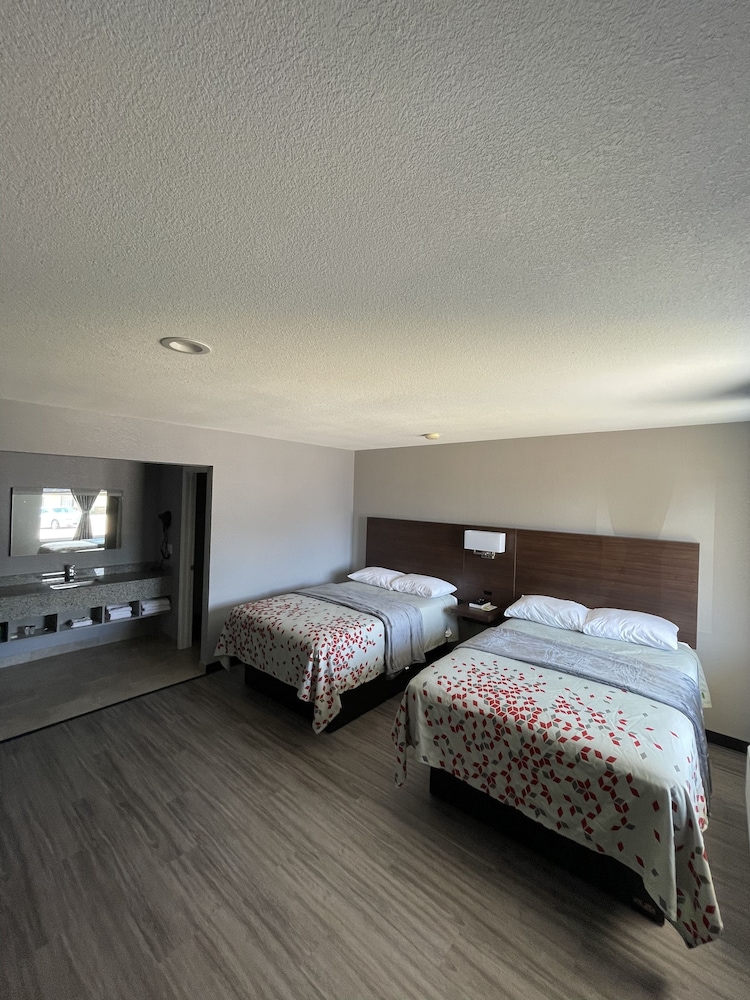 Ridge Motel - photo 12