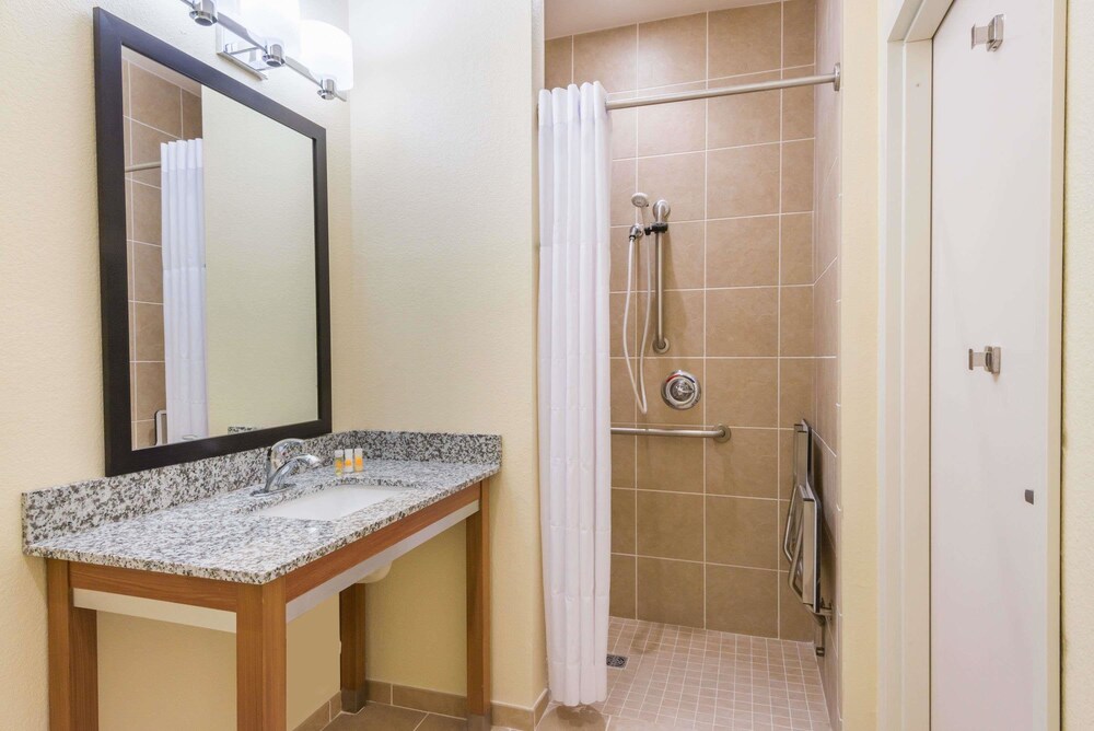 Cadiz Inn - photo 13