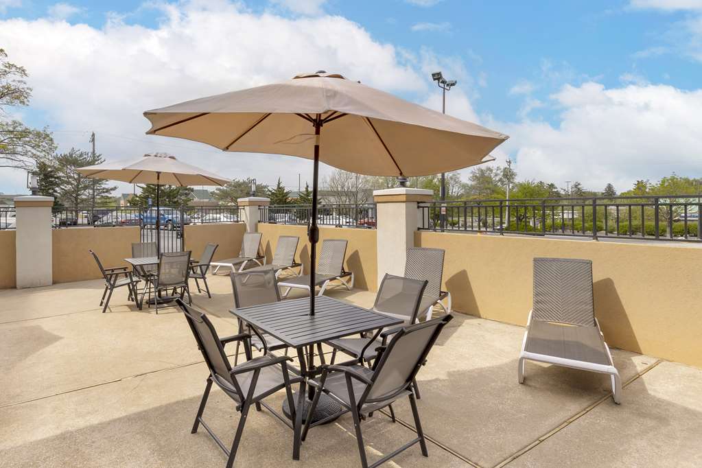 Best Western Plus The Charles Hotel - photo 10