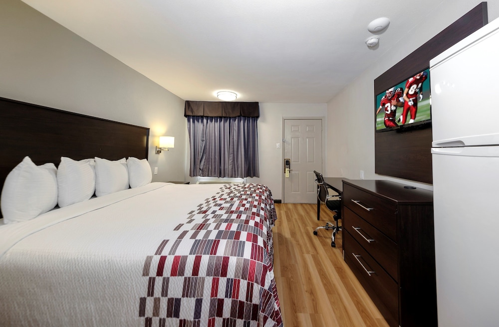 Red Roof Inn Arlington Entertainment District - photo 23