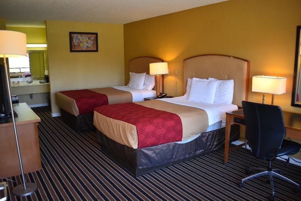 AmeriVu Inn & Suites Gilbertsville - photo 9