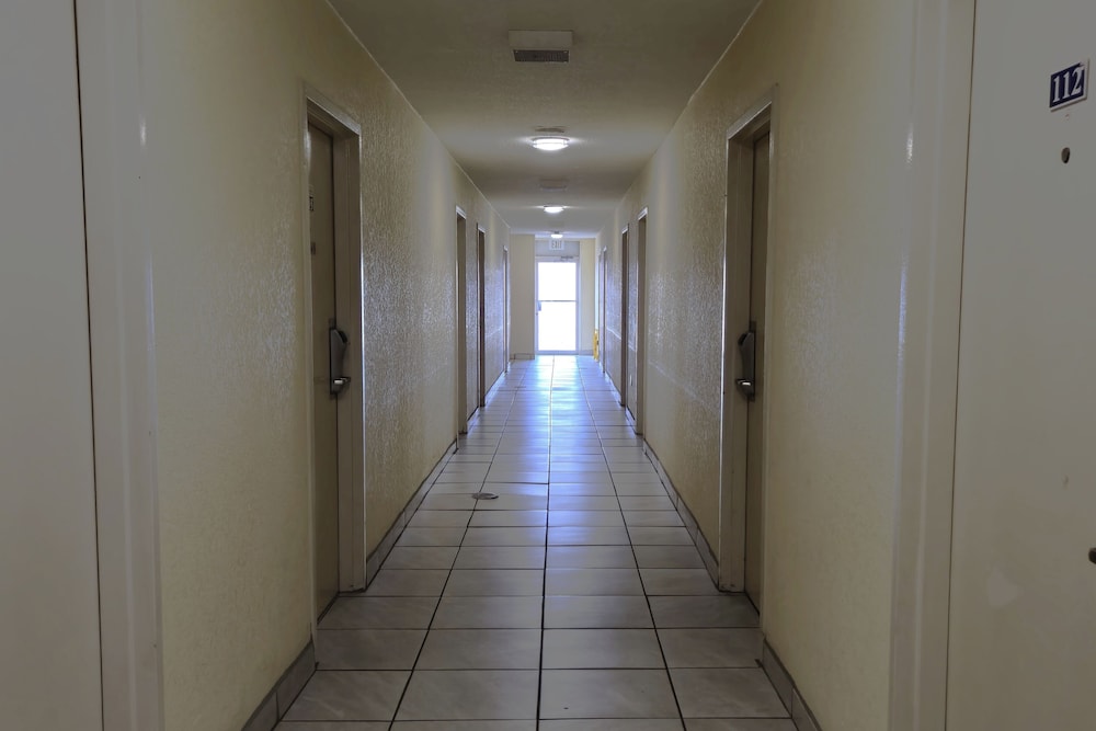 River Valley Inn & Suites - photo 13