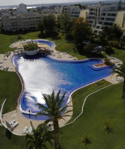 Superbe appartement moderne résidence avec piscine — 4-Star Luxury Hotel in Alvor, Portugal