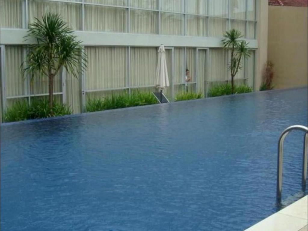 Royal Hotel N’ Lounge — Jember — photo 4