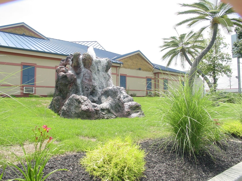 Wildwood Inn Tropical Dome & Theme Suites - photo 88