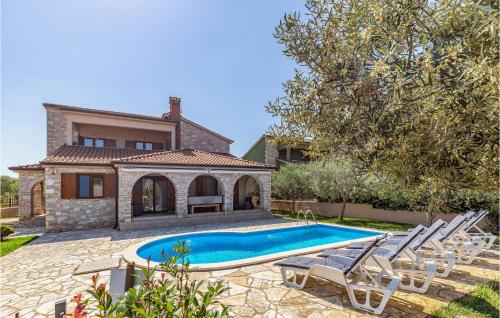 Beautiful Home In Galizana With Wifi — 4-Star Luxury Hotel in Galizana, Croatia