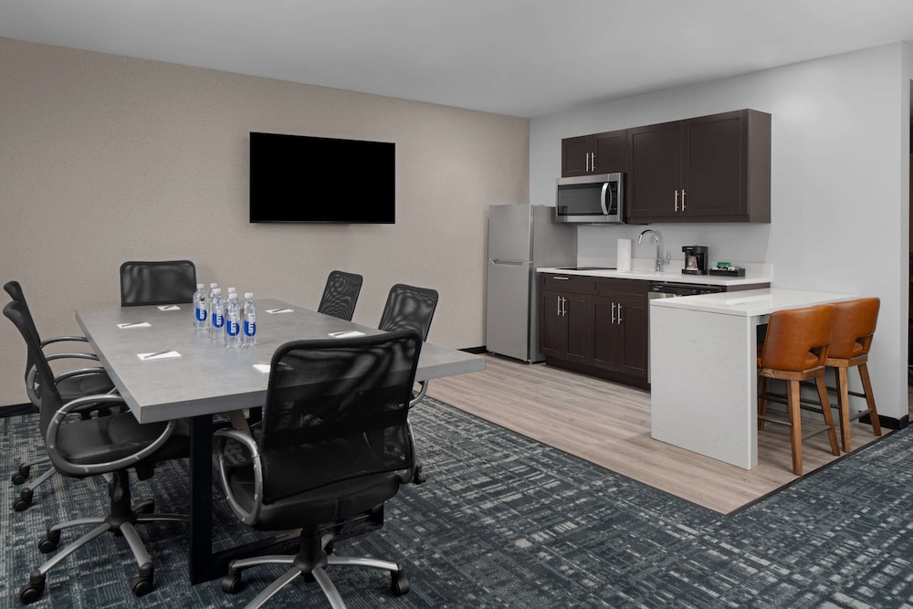 Homewood Suites by Hilton Charlotte Uptown First Ward - photo 22
