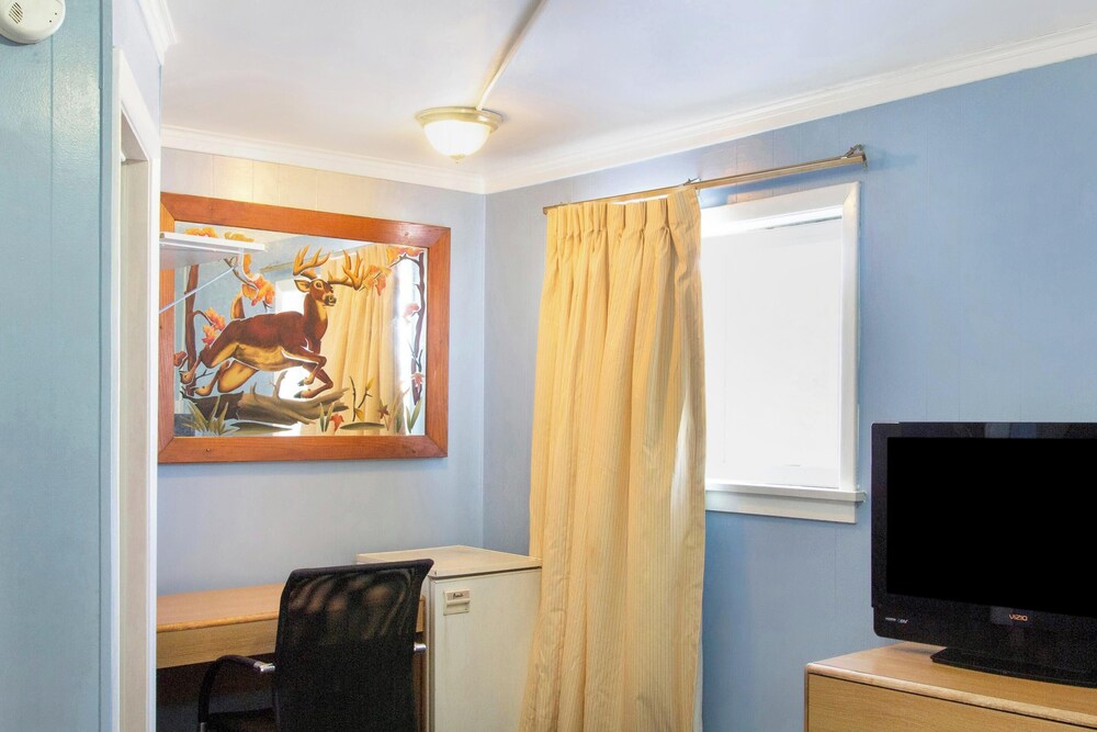 OYO Hotel Wilkes Barre East - photo 5