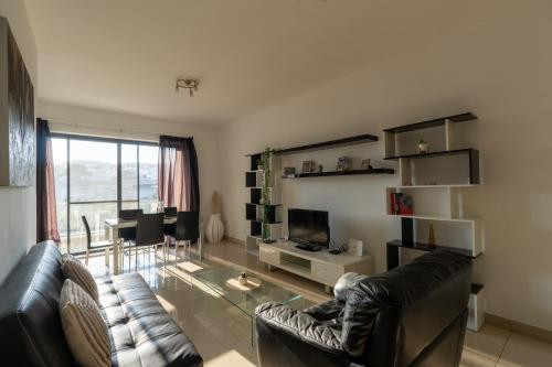 Central and Spacious Flat in Gzira — 4-Star Luxury Hotel in Gzira, Malta