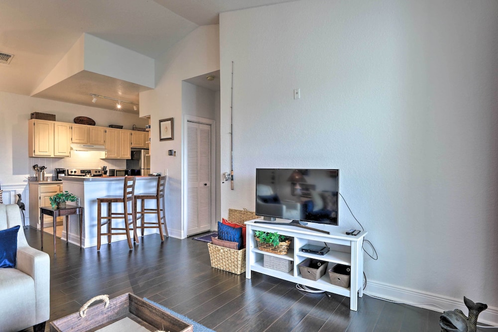 Resort Style Condo with Pool 6 Mi to Magic Kingdom - photo 5