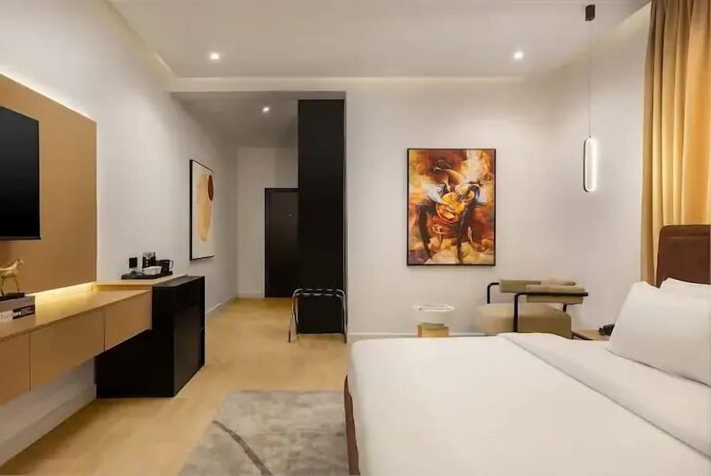 The Chrome in Unknown City, Nigeria