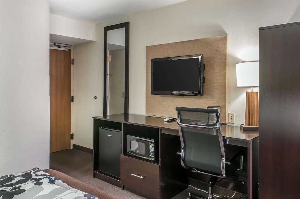 Garner Hotel Albuquerque Airport by IHG - photo 25