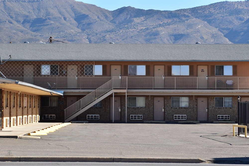 Satellite Inn - photo 27