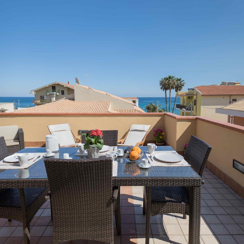 Appartamento Eucaliptus — 4-Star Luxury Hotel in Avola, Italy