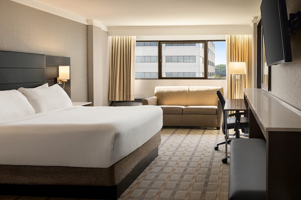 Crowne Plaza Knoxville Downtown University by IHG - photo 6
