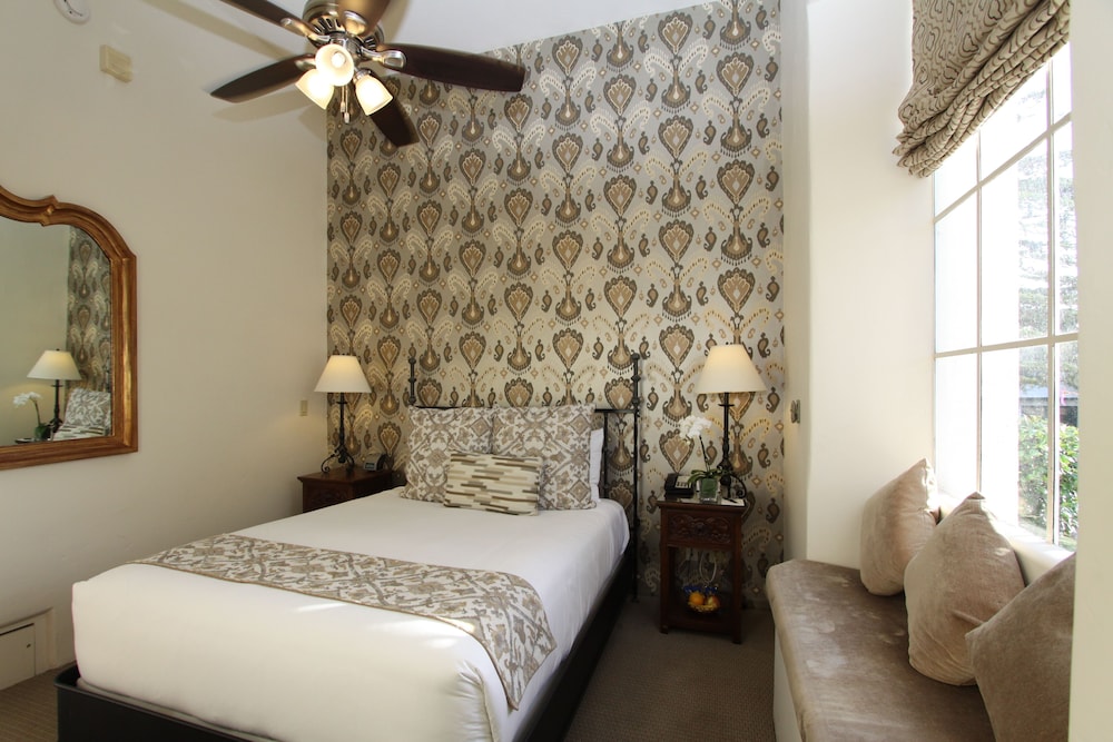 Cypress Inn - photo 22