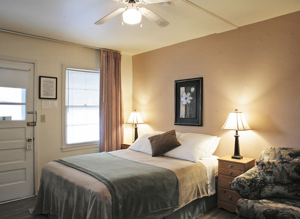 Peninsula Park View Resort - photo 11