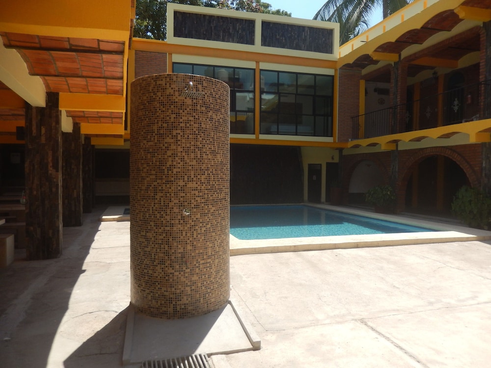 Bungalows y Hotel Lizmar in Compostela, Mexico