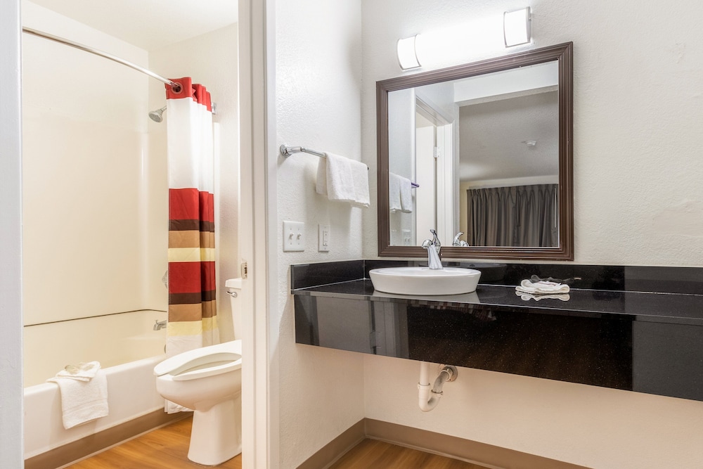 Red Roof Inn Phoenix Midtown - photo 20