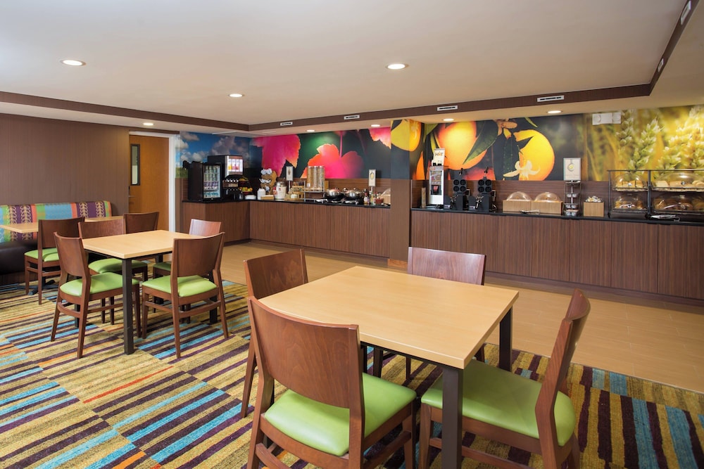 Fairfield Inn by Marriot Manchester Boston Regional Airport - photo 20