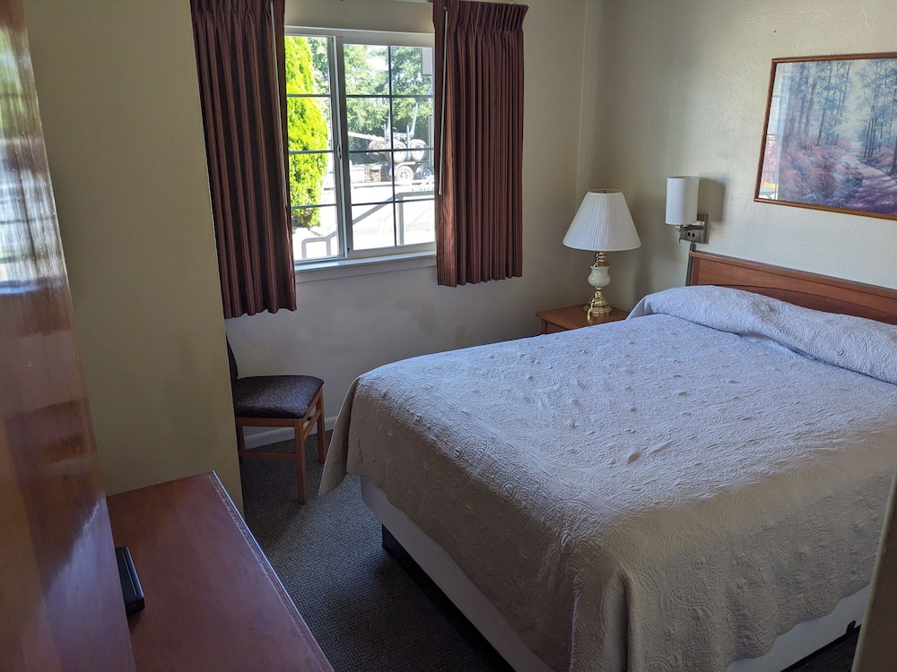 Hi Lo Motel Cafe and RV Park - photo 16