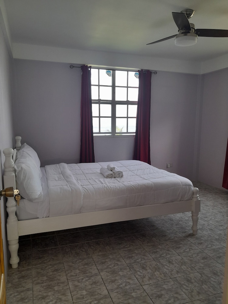 Pinard’s Mountain Resort Vacation Home Apt 2 in Pointe Michel, Dominica