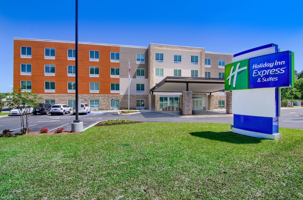 Holiday Inn Express & Suites Mobile University Area by IHG in Mobile, United States
