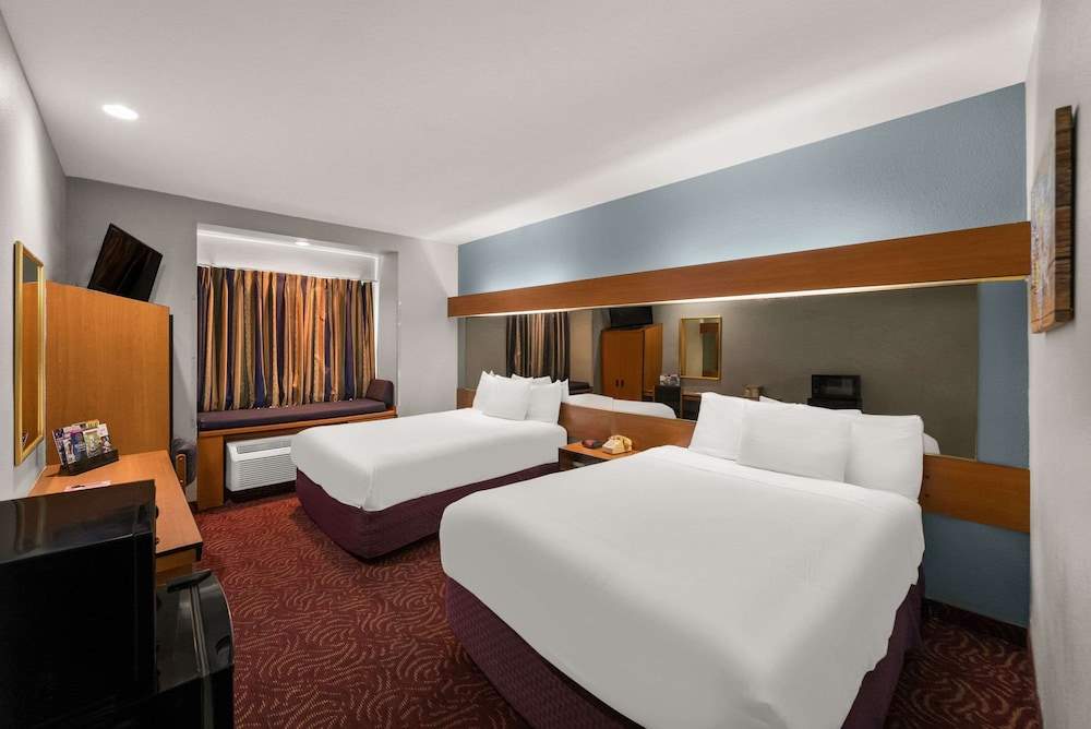 Econo Lodge Inn & Suites Mesquite Dallas East - photo 11