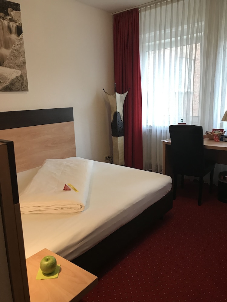 Hotel Cascade Superior — Duesseldorf — photo 5