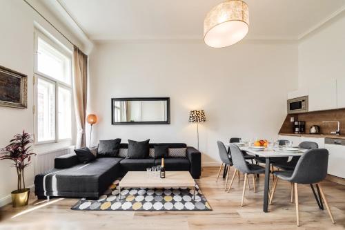 Charles Bridge 3 bedroom Apartment Old Town — 4-Star Luxury Hotel in Prague, Czech Republic