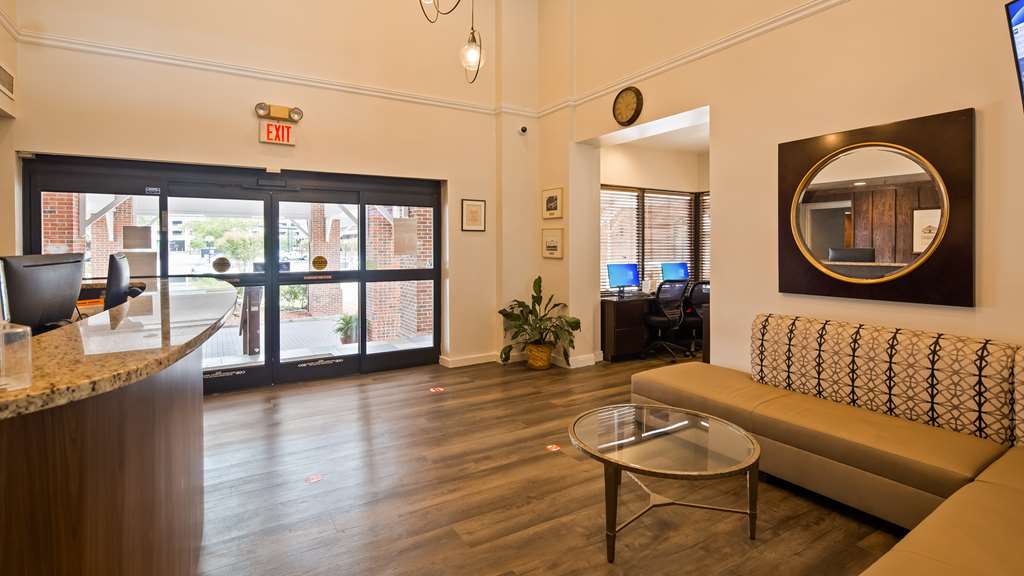 Best Western Plus Coastline Inn - photo 9