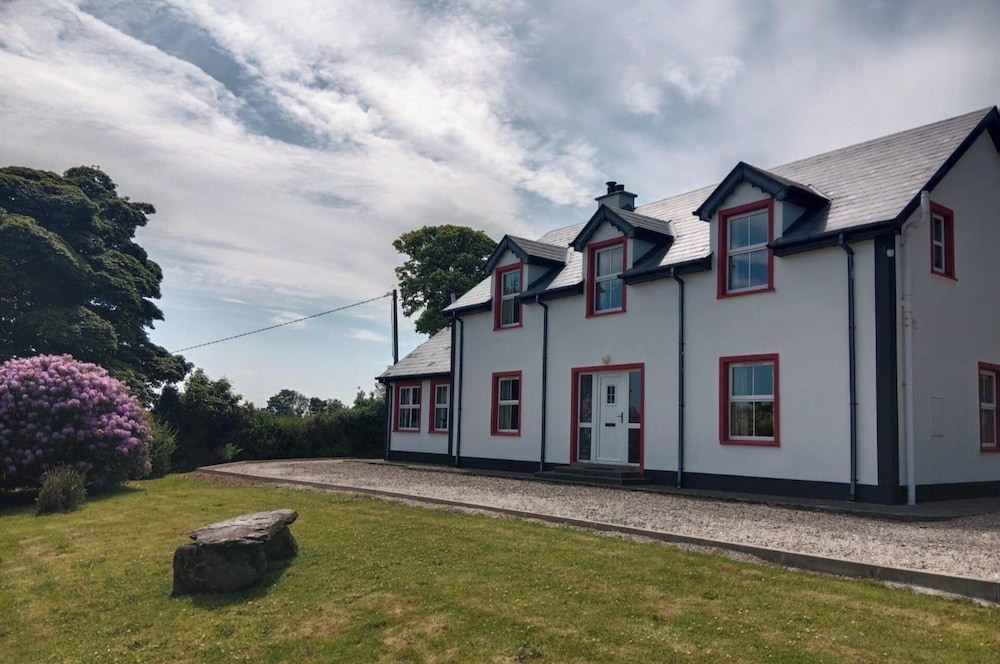 Luxurious Self Catering House in Co Donegal — 4-Star Luxury Hotel in Letterkenny, Republic of Ireland