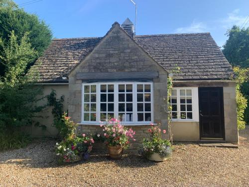 The Cottage Hankerton Priory — 4-Star Luxury Hotel in Hankerton, United Kingdom