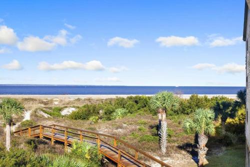 Lighthouse Point Rental 21B — 4-Star Luxury Hotel in Tybee Island, United States