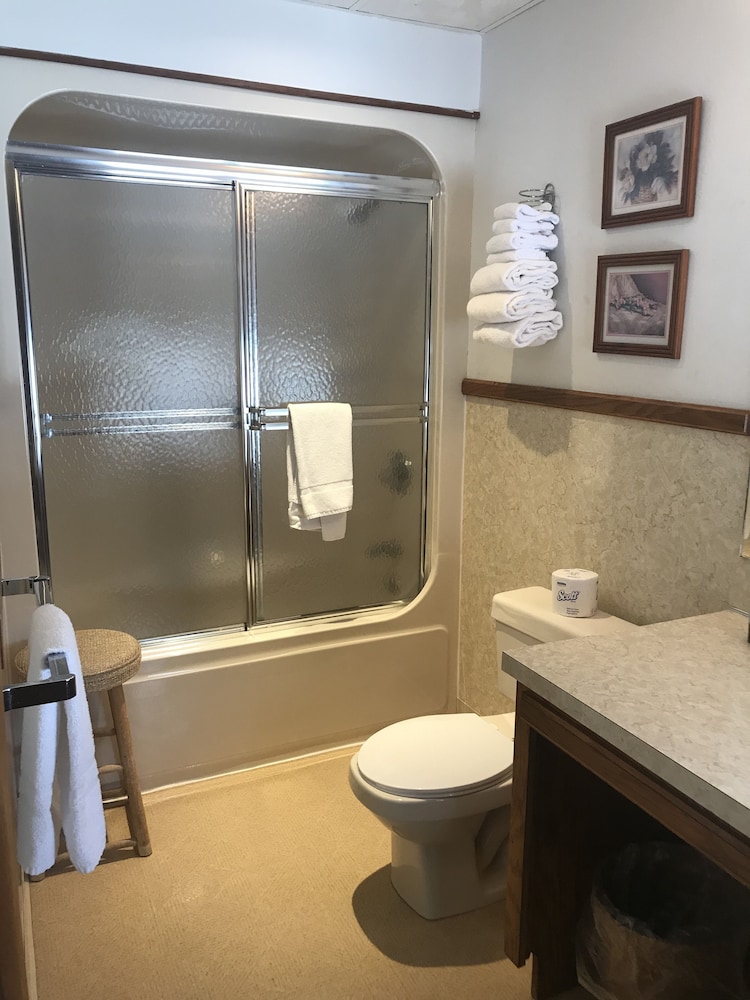 The Inn at Starlight Lake - photo 37