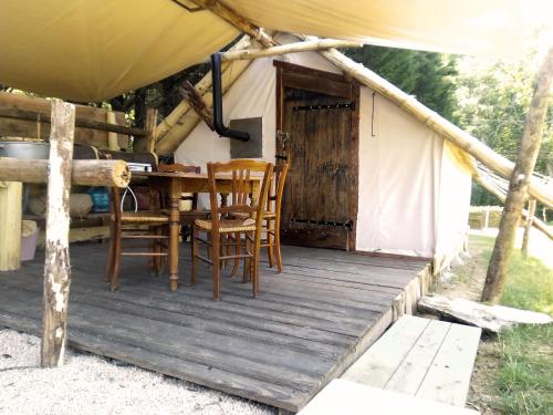 Tente Trappeur Ada Au jardin de la Vouivre - last minute hotel in Unknown City