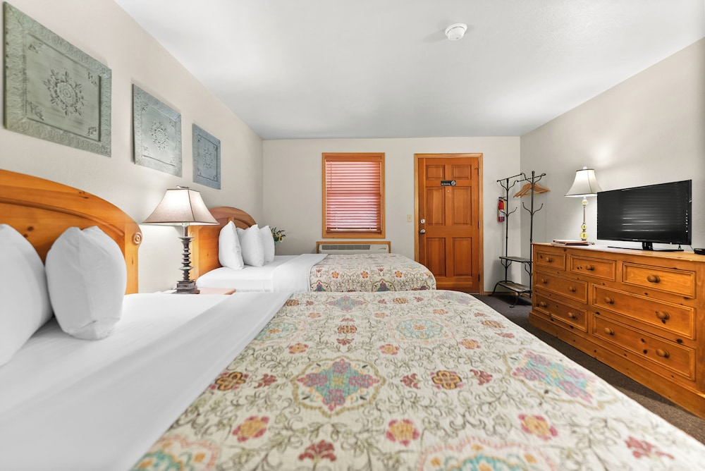 Mt Gardner Inn - photo 18