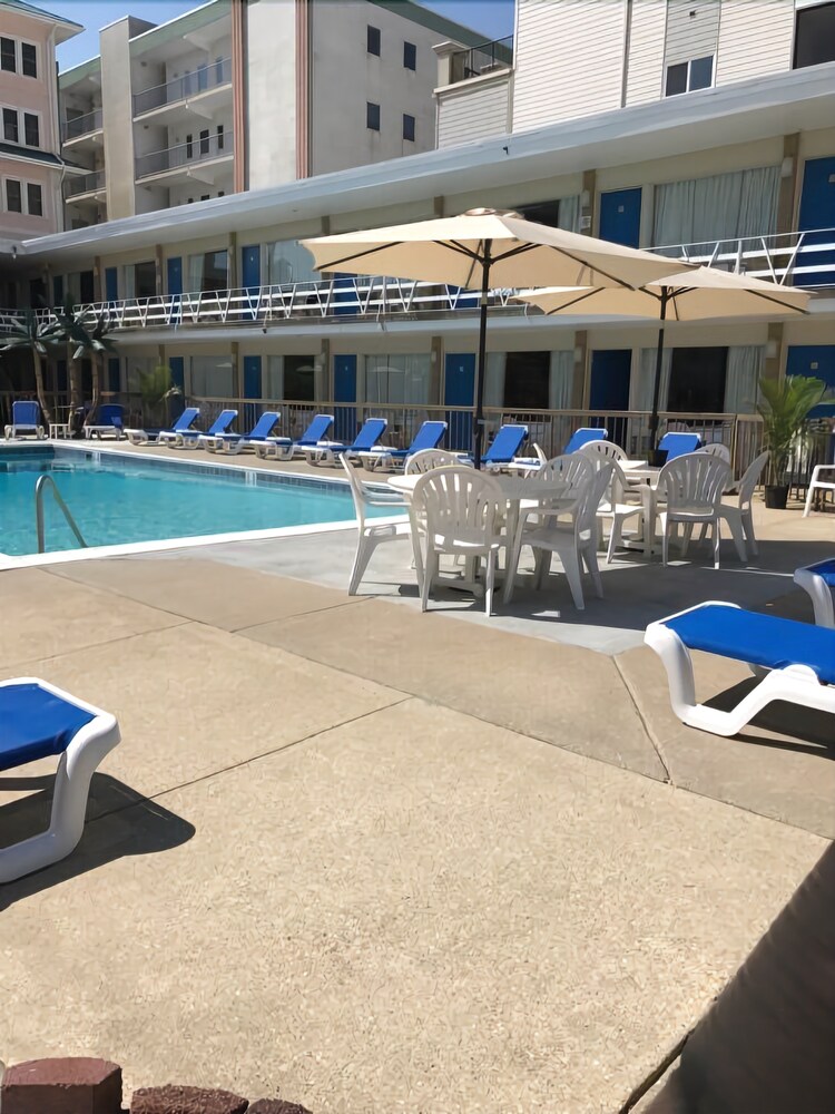 Beach Colony Motel - photo 26