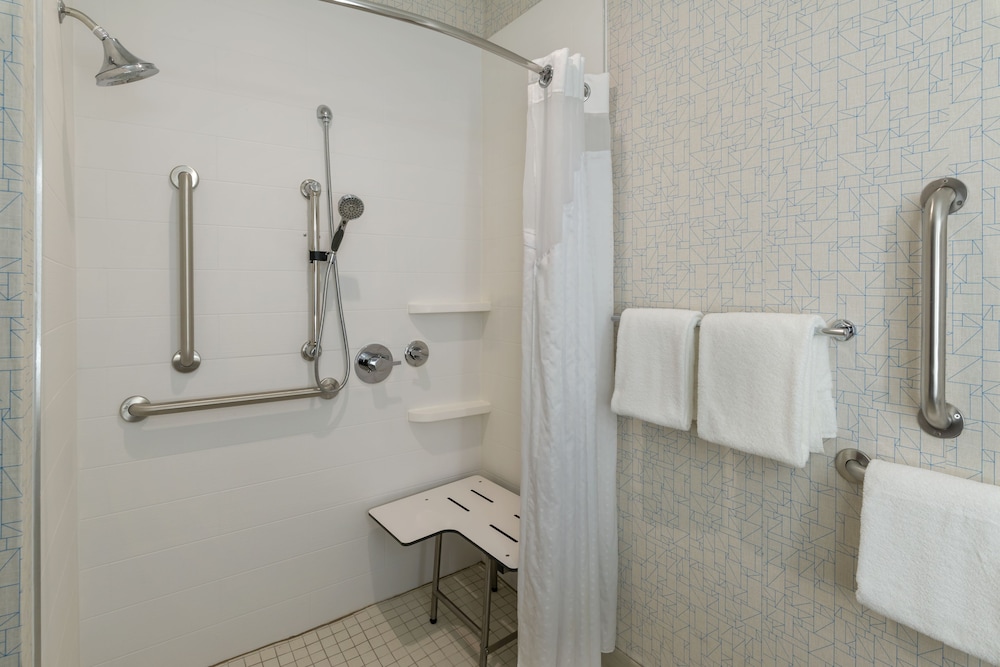 Holiday Inn Express & Suites Lawrence by IHG - photo 13