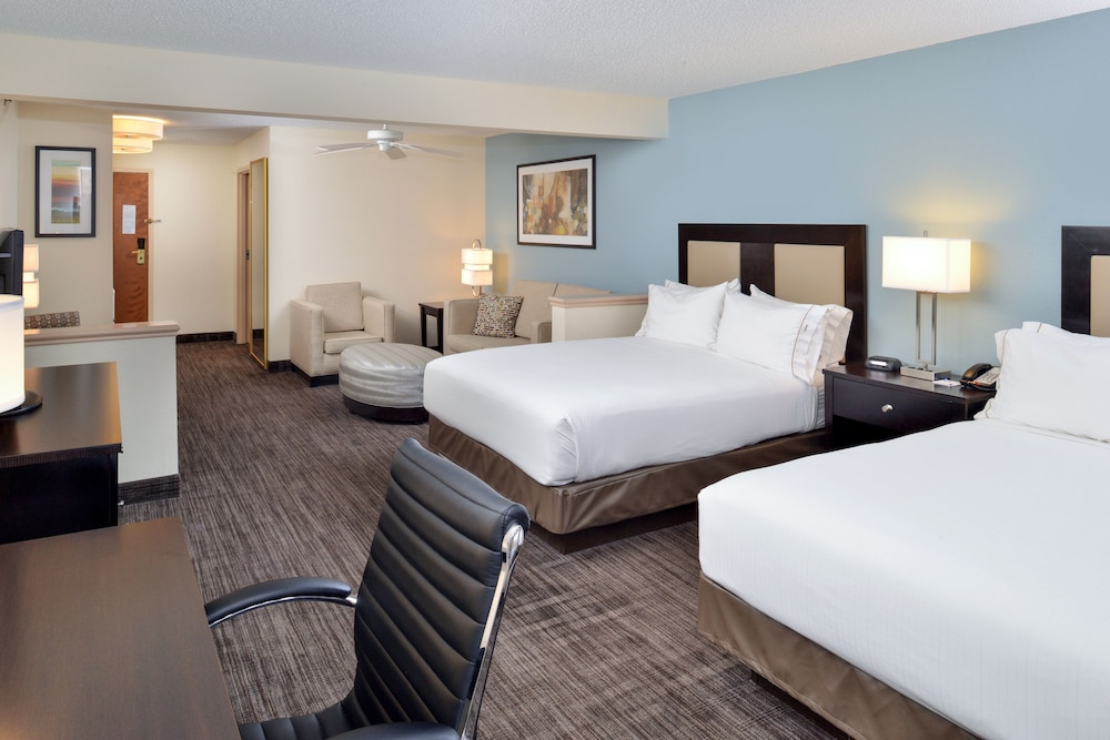 Holiday Inn Express & Suites St Joseph by IHG - photo 20